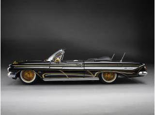 Chevrolet Impala open convertible Lowrider with movable suspension, black/chrome with small white wall tires SunStar Metallmodell 1:18